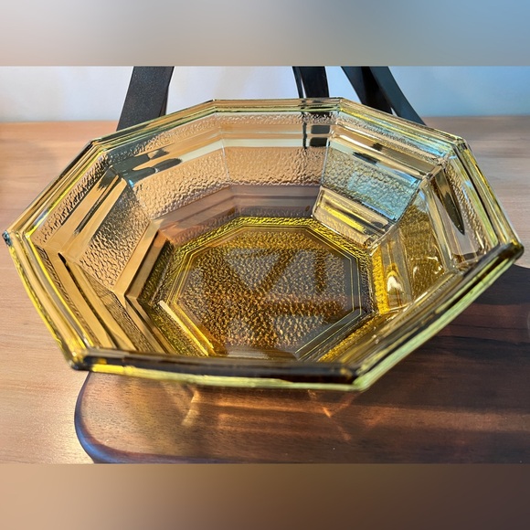 CLEARANCE ITEM! Vintage Anchor Hocking Honey Amber Depression Glass Bowl - Picture 2 of 8